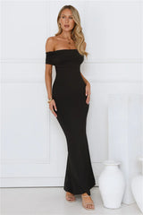 Vibe On Point Off Shoulder Maxi Dress Black